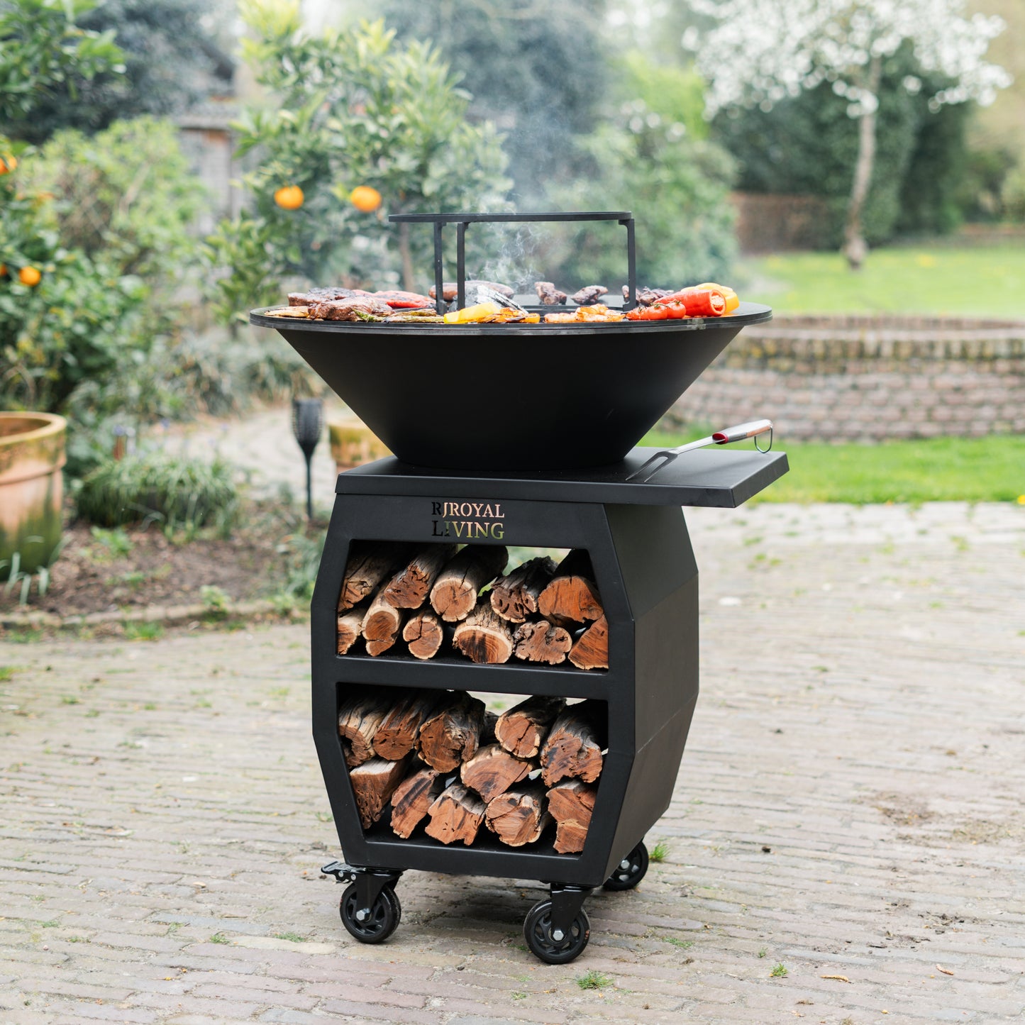 BBQ Plancha Grill Compañero XXL Blackline - With poker and wood storage Ø80cm
