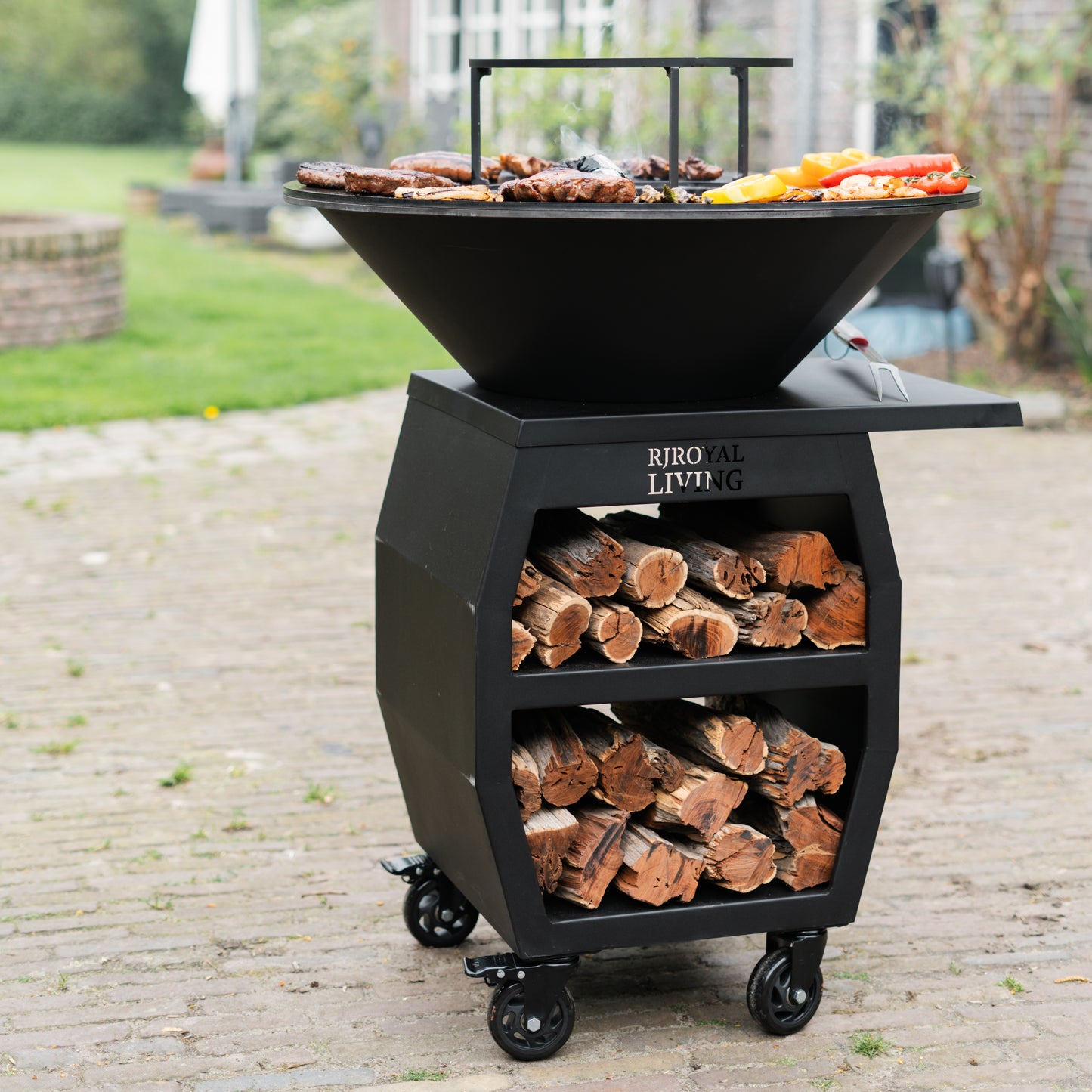 BBQ Plancha Grill Compañero XXL Blackline - With poker and wood storage Ø80cm