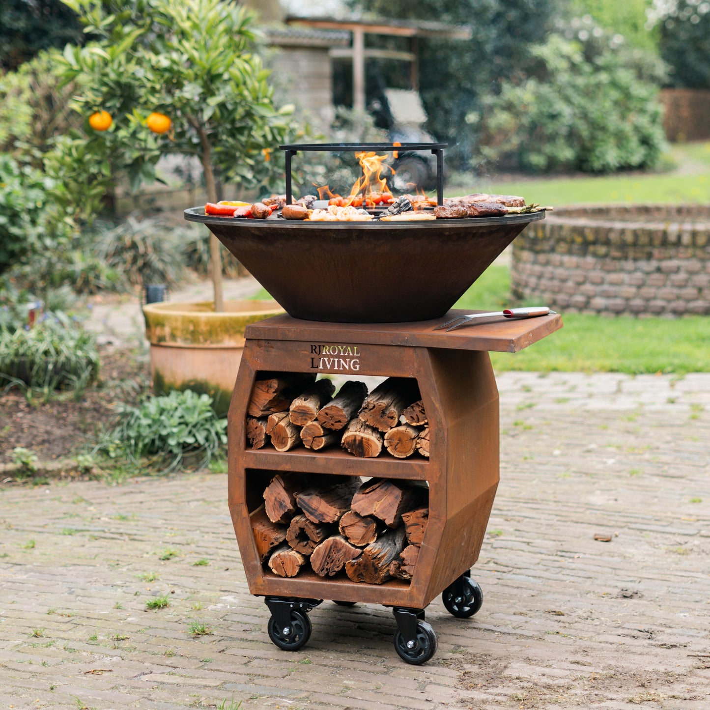 BBQ Plancha Grill Compañero XXL Corten steel - With poker and wood storage Ø80cm