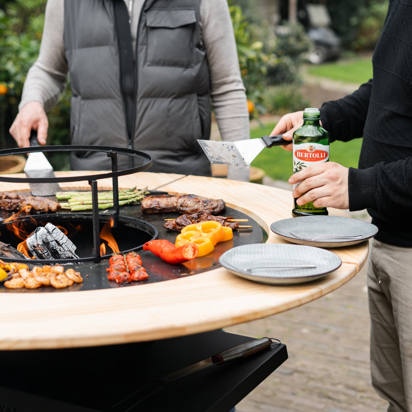 BBQ Plancha Grill Compañero XXL Blackline 2.0 - With wooden ring Plancha Mesa