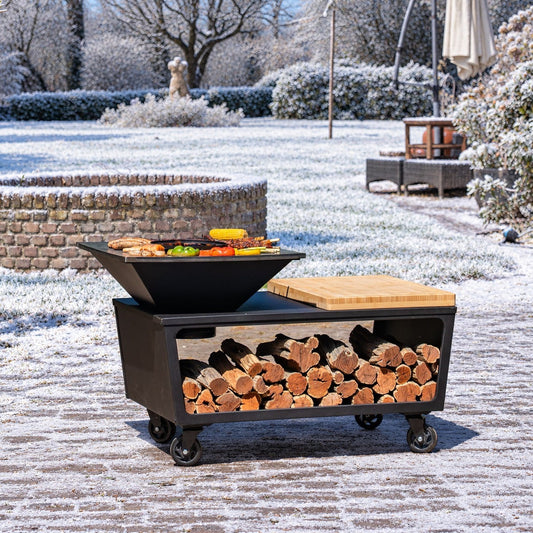 BBQ Plancha Grill Compañía - with cover and wood storage 60Ø - With cutting board — winter setting